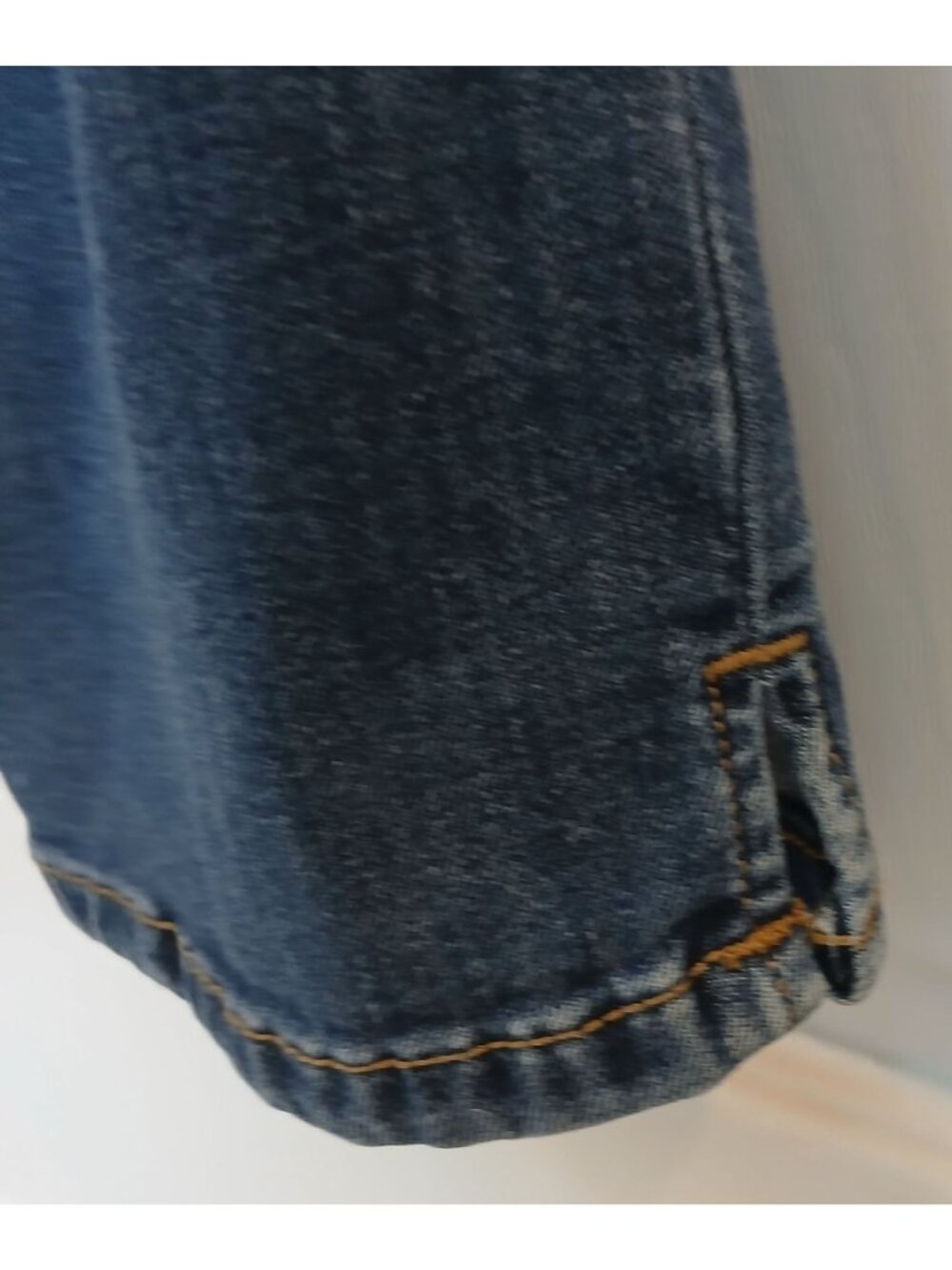 St Johns Bay Womens 2P Petite Capri Jeans Medium Wash Denim 5-Pocket Design #D46 - Picture 11 of 11